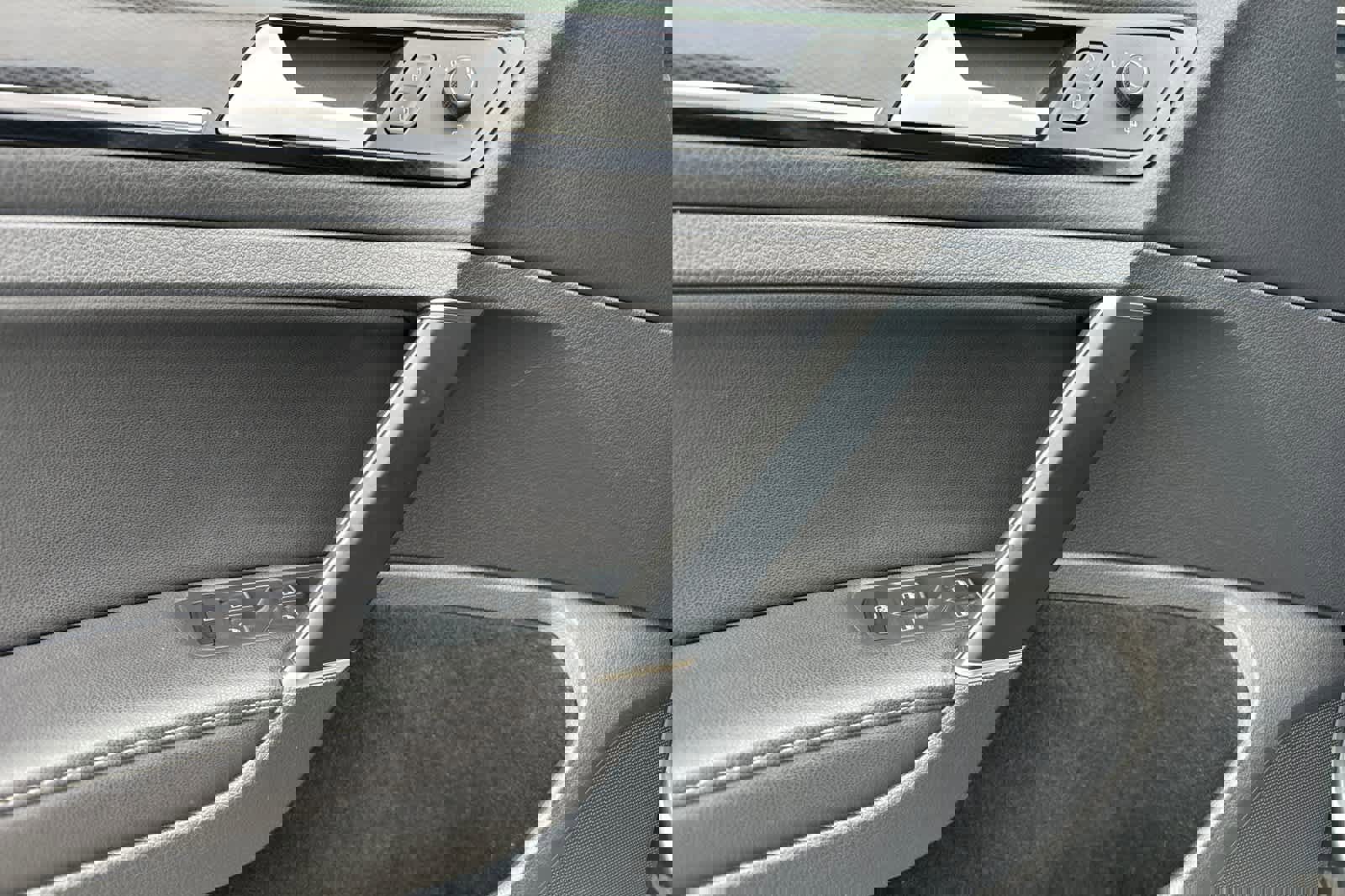 Used 2015 Volkswagen Golf 4-Door image 12