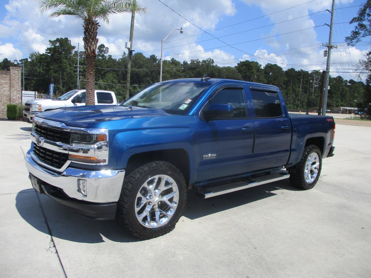 Used 2018 Chevrolet Silverado 1500 LT w/ Texas Edition AWD/4WD image 21