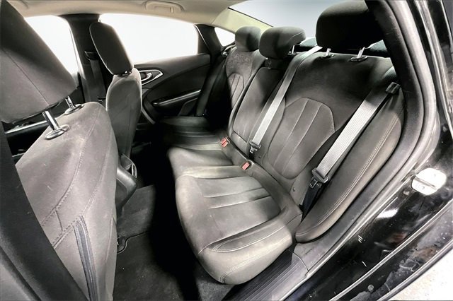 Used 2015 Chrysler 200 Limited image 20