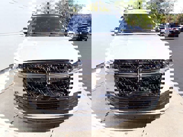 New 2025 Lincoln Navigator Reserve w/ Jet Appearance Package image 9