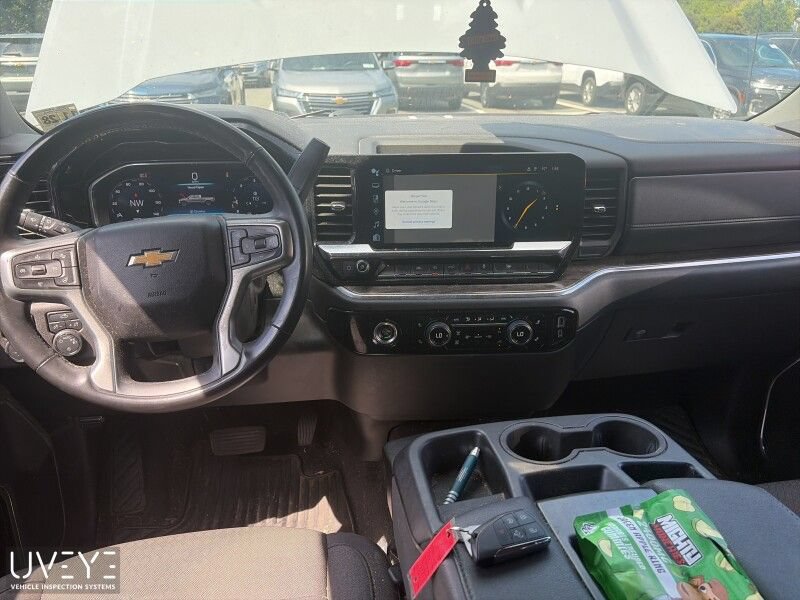 Used 2024 Chevrolet Silverado 1500 LT AWD/4WD image 4