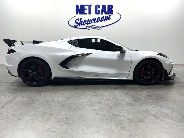 Used 2022 Chevrolet Corvette Stingray Premium Cpe w/ Z51 Performance Package RWD image 3