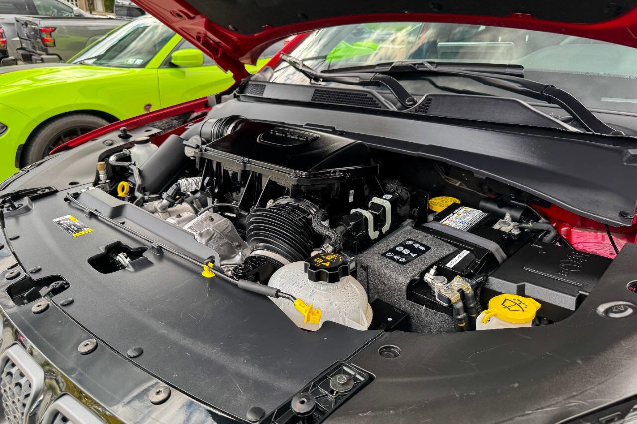 Used 2024 Jeep Compass Limited w/ Sun and Sound Group image 38