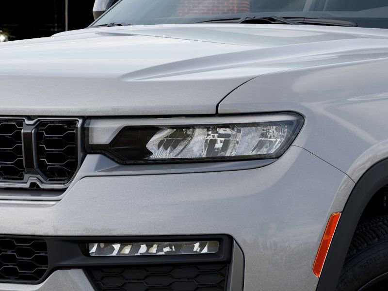 New 2026 Jeep Grand Cherokee L Limited w/ Limited Altitude Package AWD/4WD image 10