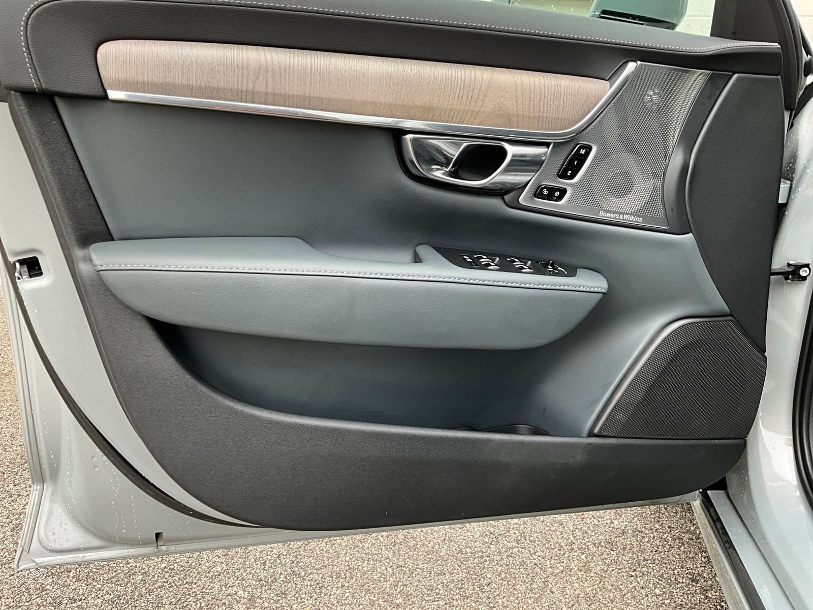 Certified 2024 Volvo S90 B6 Ultimate w/ Protection Package Premier image 12