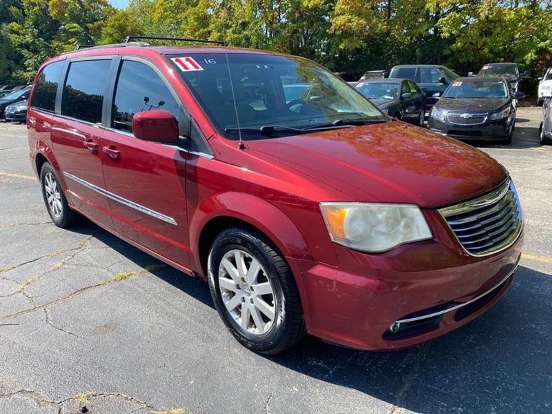 Used 2011 Chrysler Town & Country Touring-L FWD image 5