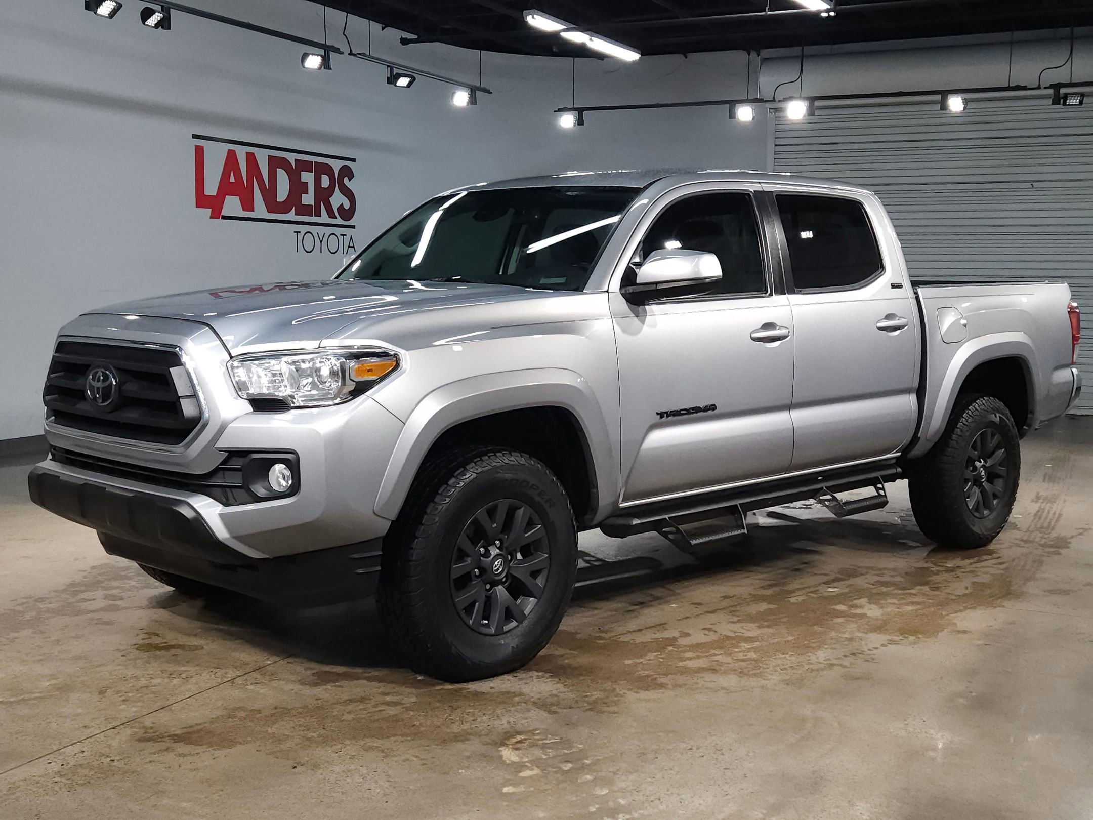 Used 2020 Toyota Tacoma SR5 image 3