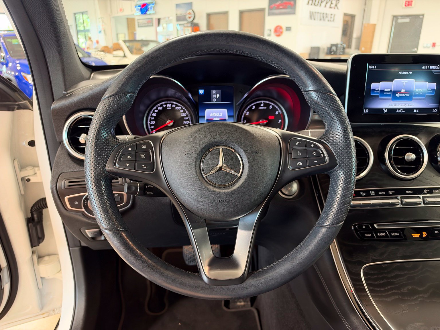 Used 2019 Mercedes-Benz GLC 300 image 16