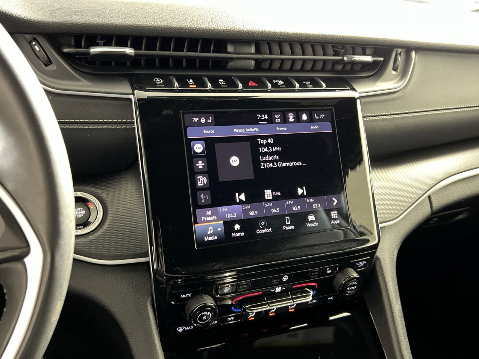 Used 2023 Jeep Grand Cherokee L Laredo image 16