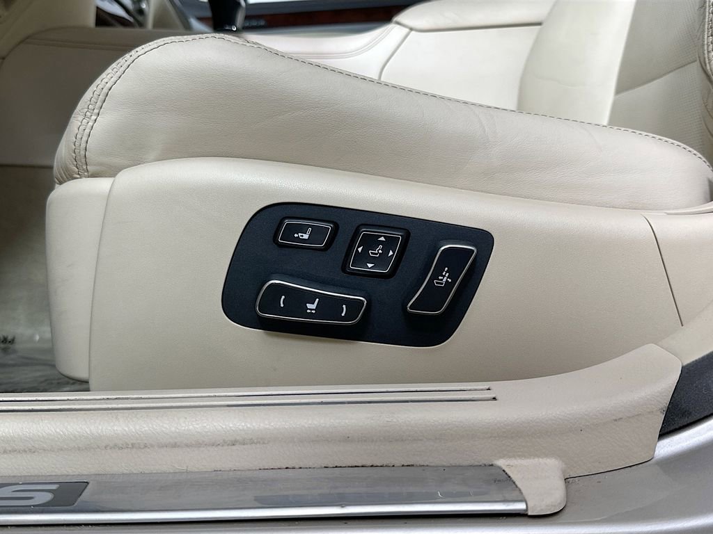 Used 2015 Lexus LS 460 w/ Comfort Package RWD image 23
