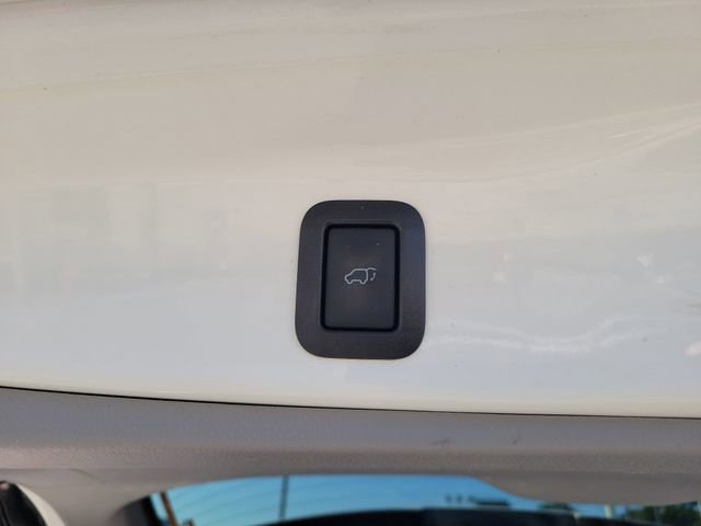 Used 2019 Toyota Highlander Plus AWD/4WD image 11