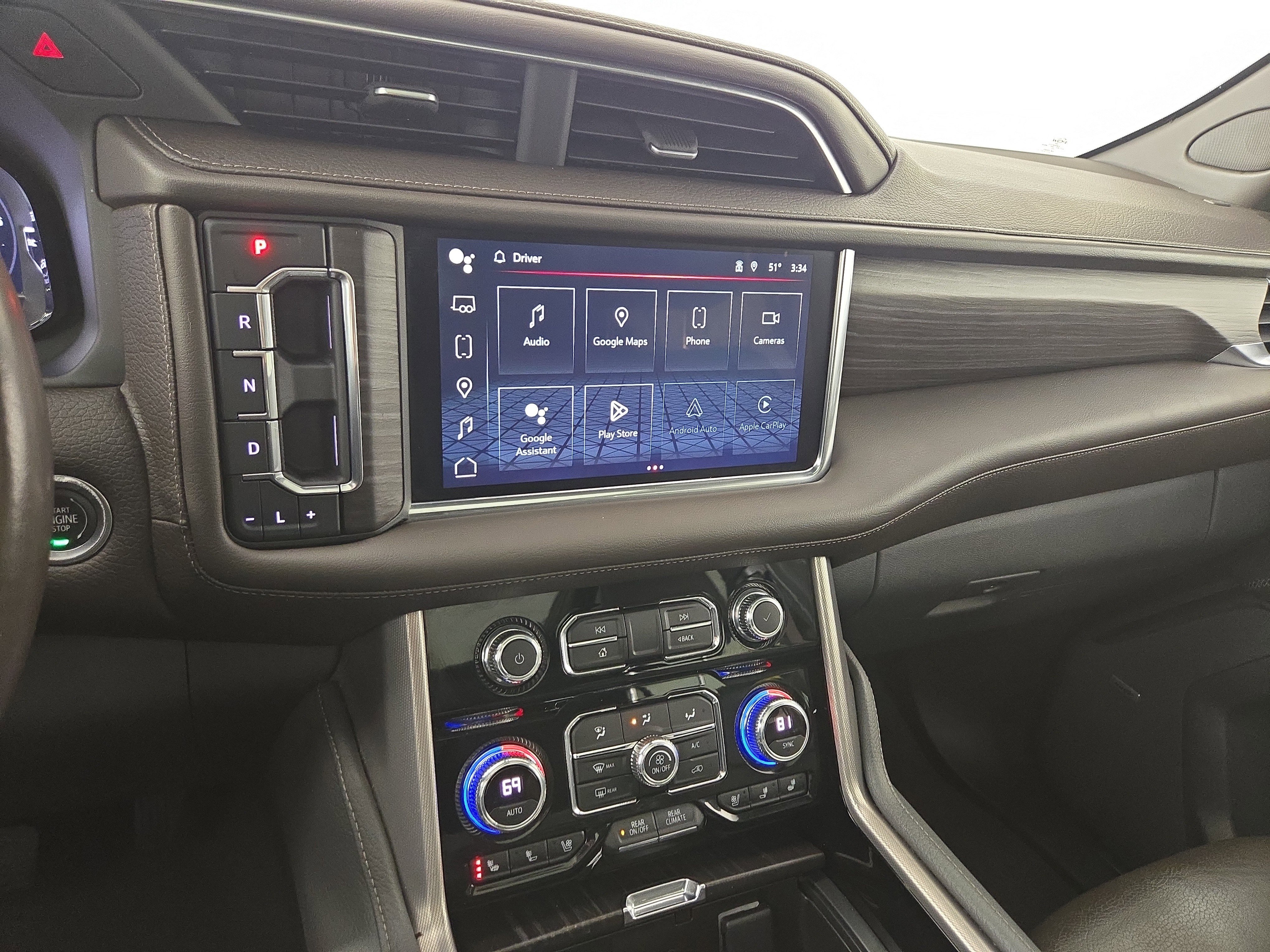 Used 2022 GMC Yukon XL Denali w/ Denali Premium Package image 24