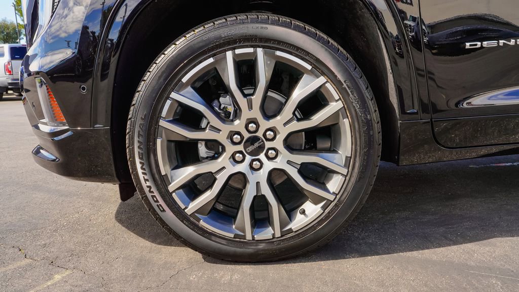 New 2026 GMC Acadia Denali Ultimate AWD/4WD image 7