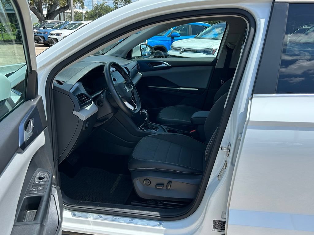 Certified 2023 Volkswagen Taos SE w/ Panoramic Sunroof Package FWD image 15