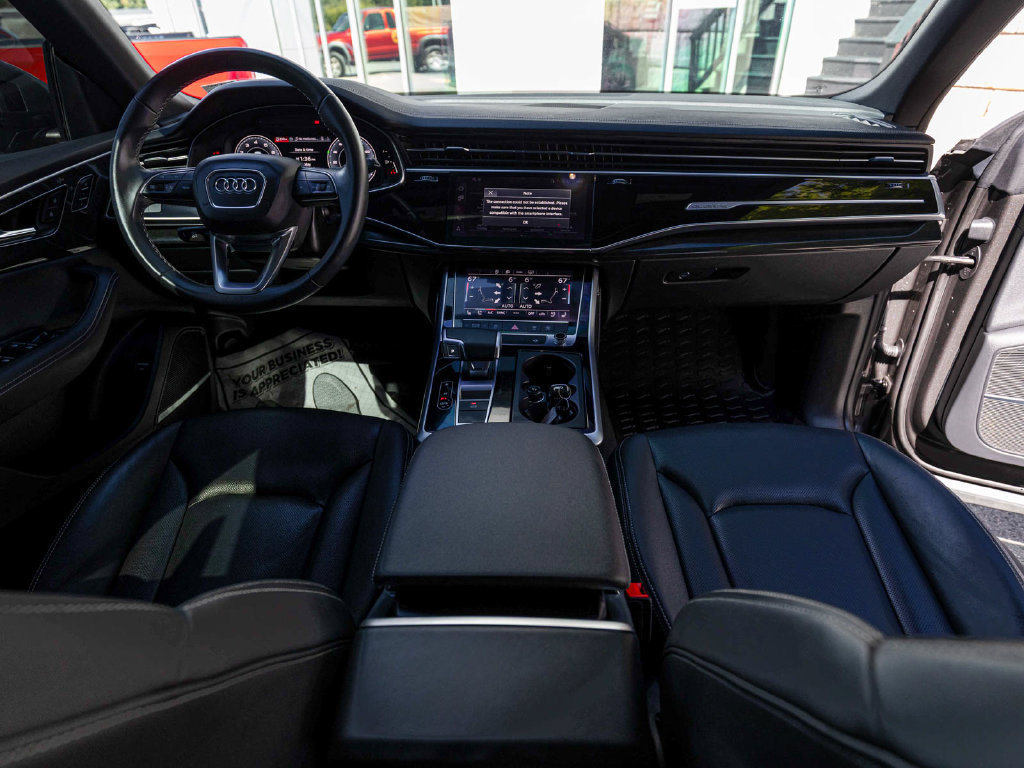 Used 2025 Audi Q8 Premium Plus AWD/4WD image 30