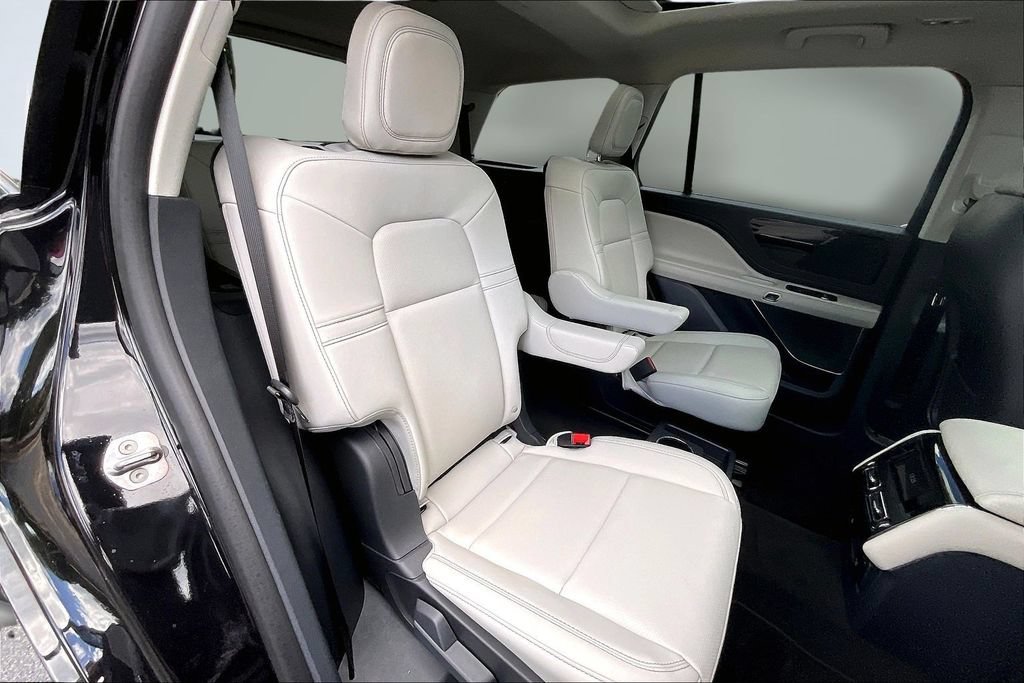 Used 2026 Lincoln Aviator AWD w/ Jet Appearance Package image 23