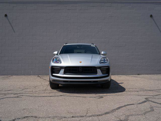 Certified 2026 Porsche Macan AWD/4WD image 10
