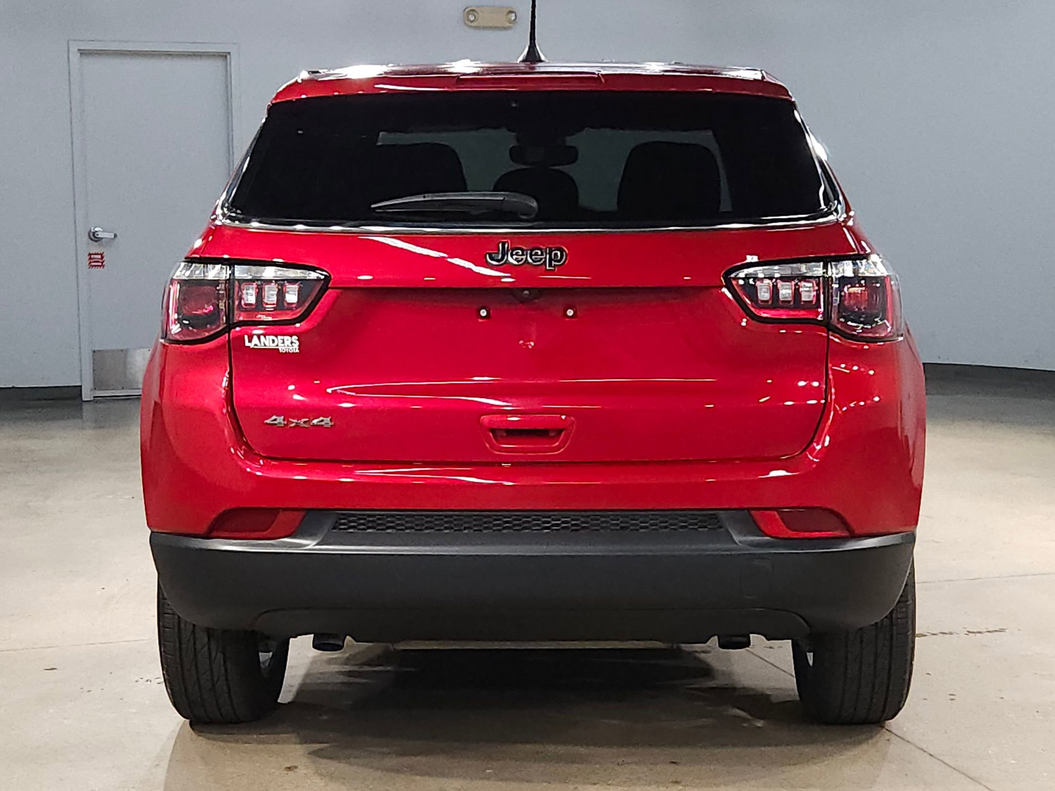 Used 2025 Jeep Compass Sport image 6