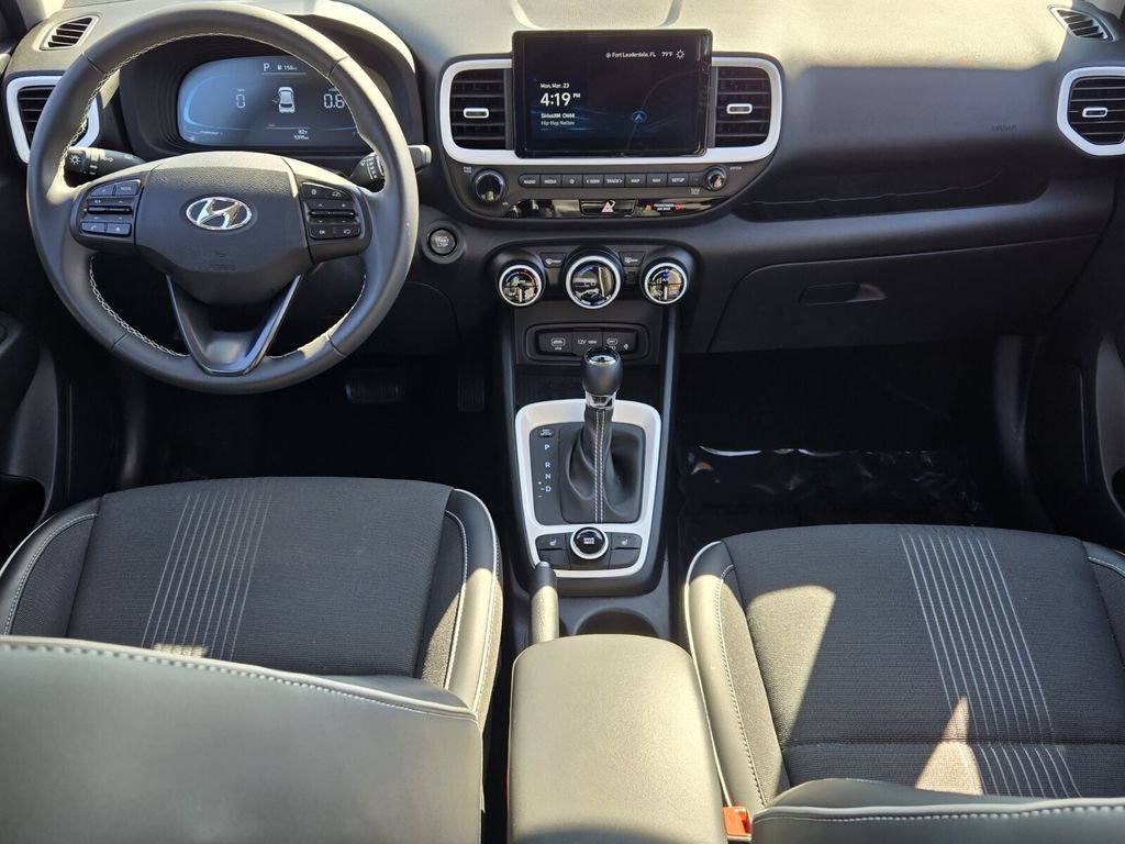 Certified 2025 Hyundai Venue Limited image 11