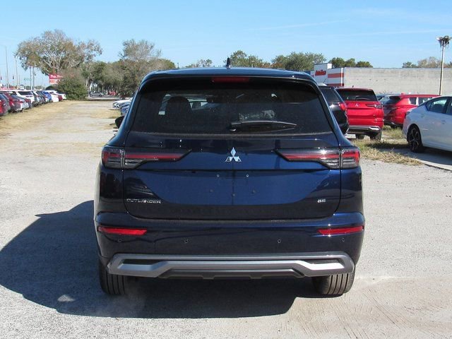 New 2026 Mitsubishi Outlander SE image 4