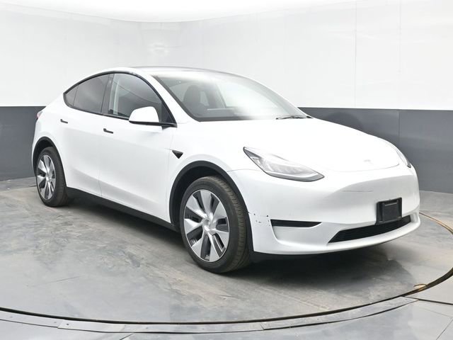 Used 2023 Tesla Model Y Long Range image 2