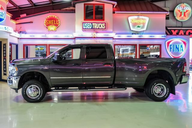 Used 2024 RAM 3500 Tradesman w/ Chrome Appearance Group AWD/4WD image 11