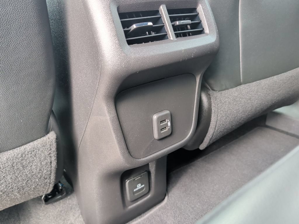 Used 2023 Chevrolet Equinox RS AWD/4WD image 36