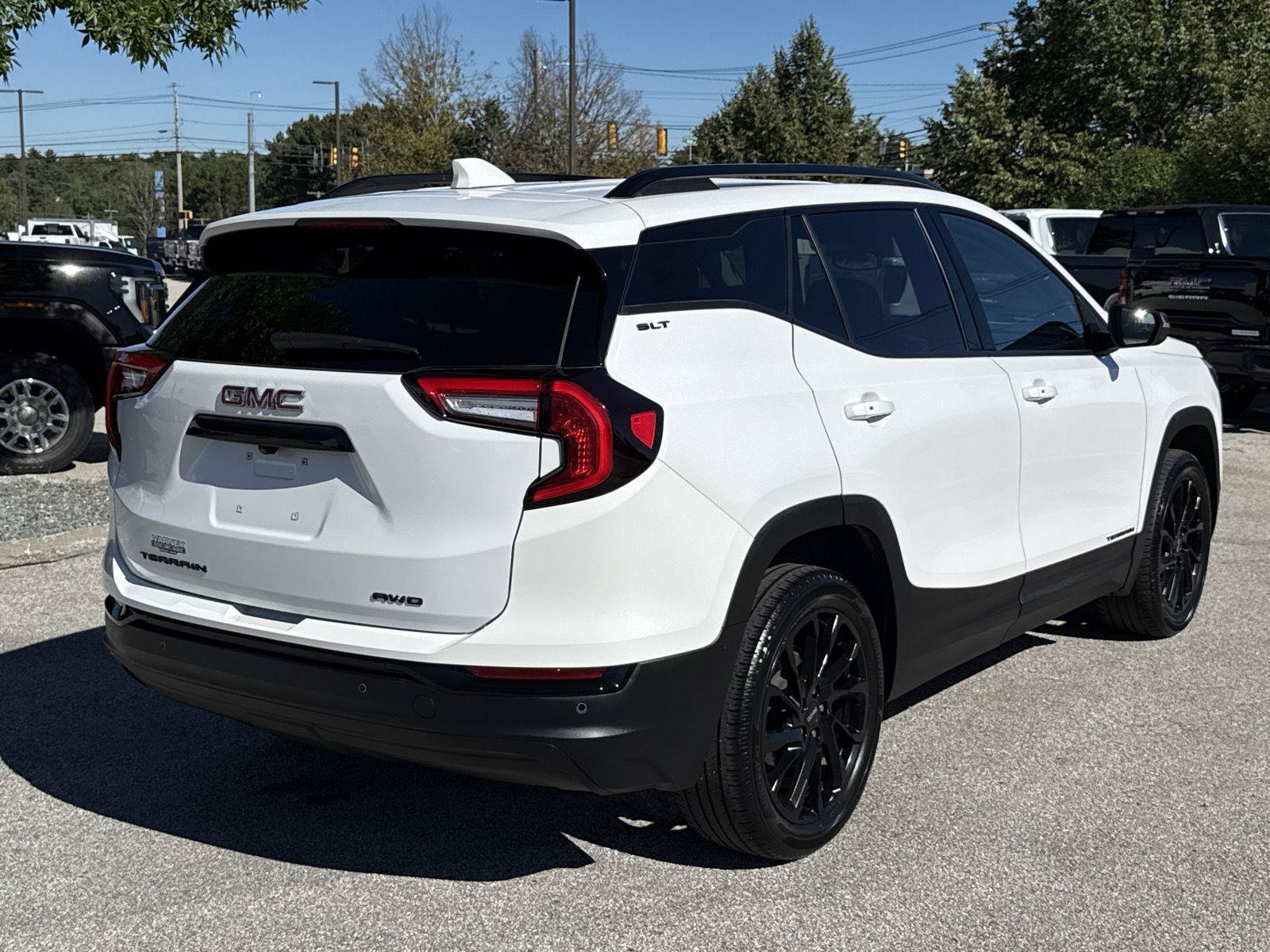 Used 2023 GMC Terrain SLT w/ Elevation Edition AWD/4WD image 8
