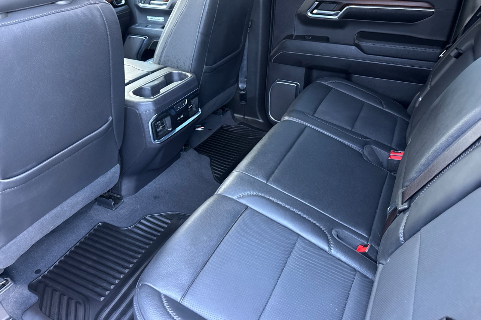 Used 2024 GMC Sierra 1500 Denali w/ Technology Package AWD/4WD image 14