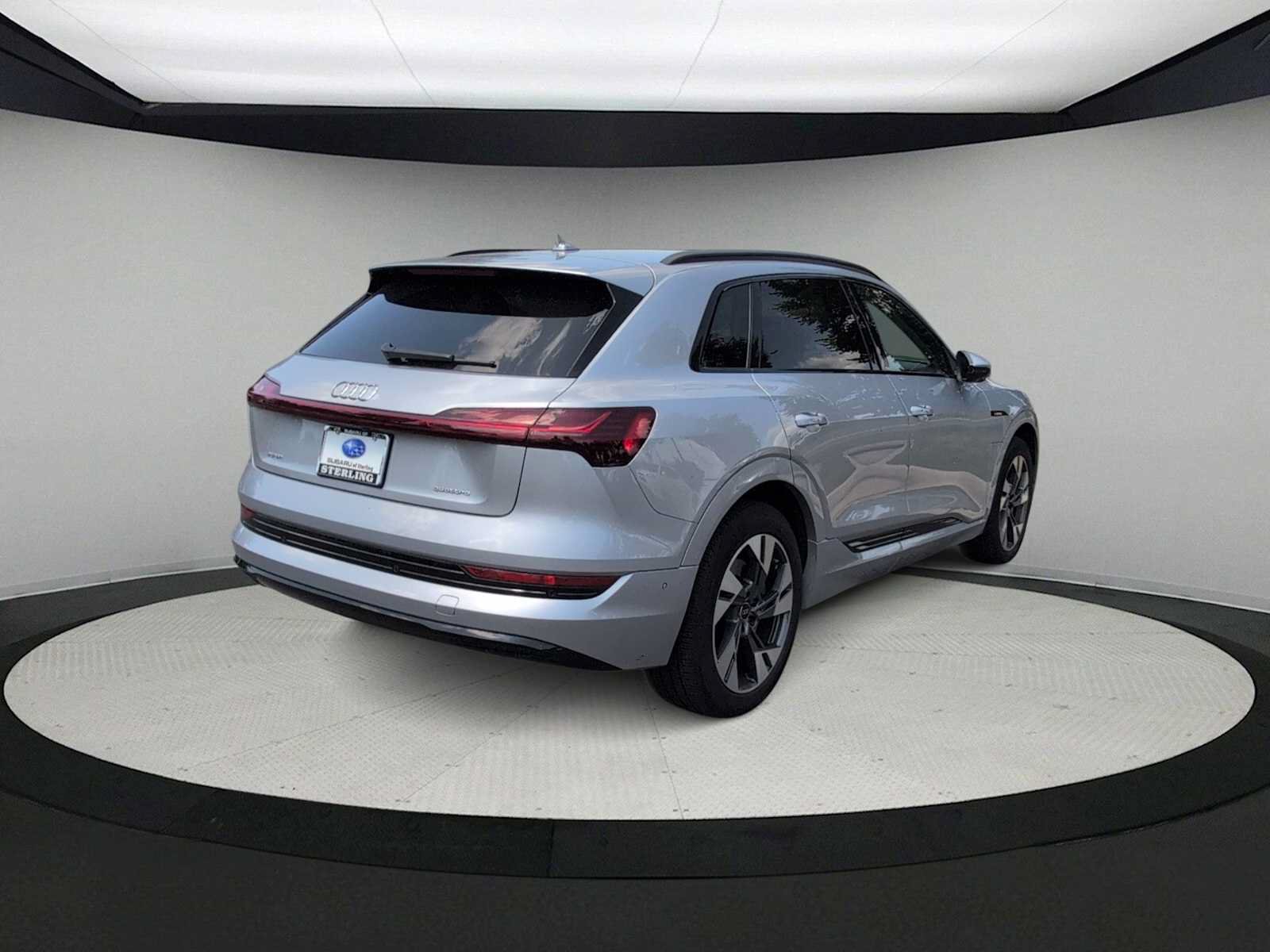 Used 2022 Audi e-tron Premium w/ Convenience Plus Package AWD/4WD image 8