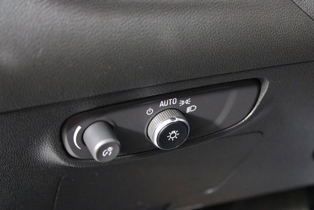 Used 2024 Buick Encore GX Sport Touring image 17