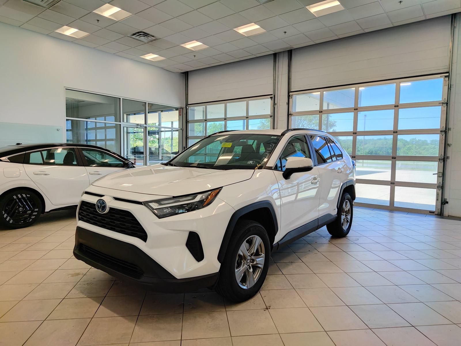 Used 2024 Toyota RAV4 XLE AWD/4WD image 7