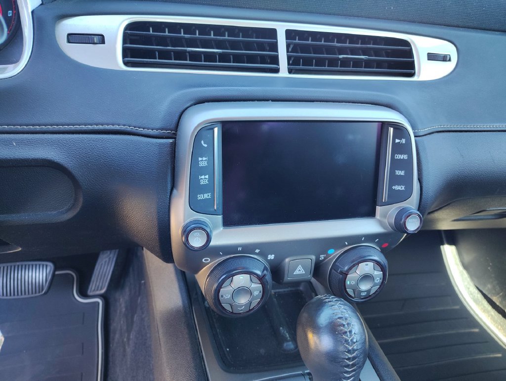 Used 2015 Chevrolet Camaro SS RWD image 11