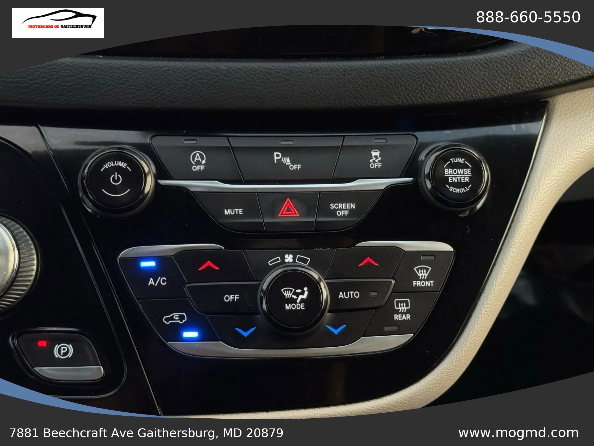 Used 2020 Chrysler Pacifica Touring-L image 44