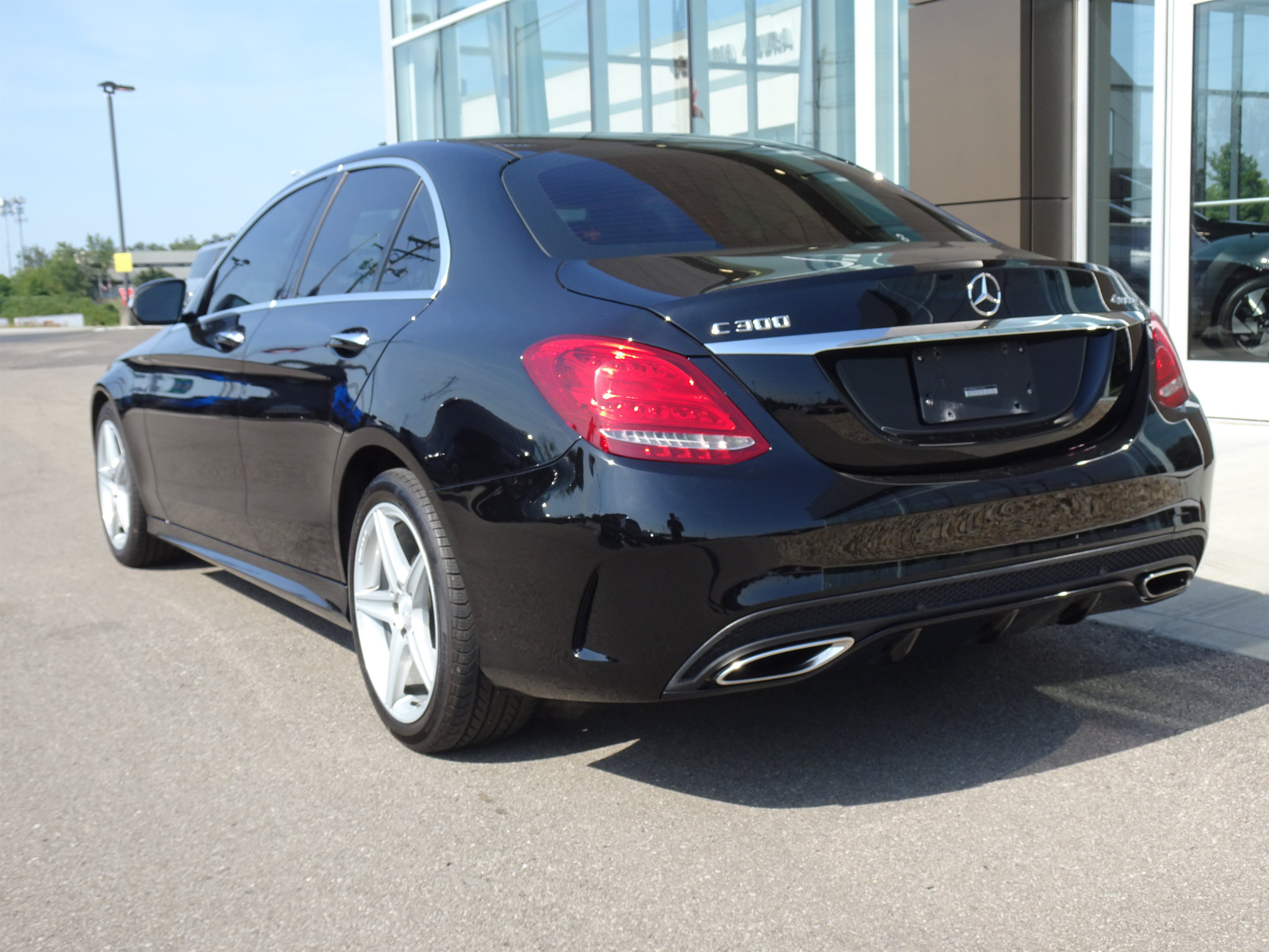 Used 2015 Mercedes-Benz C 300 4MATIC Sedan image 3