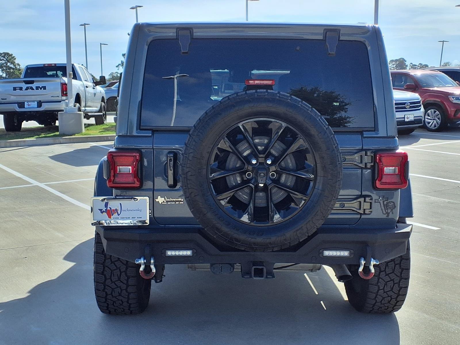 Used 2024 Jeep Wrangler Unlimited Sahara AWD/4WD image 7