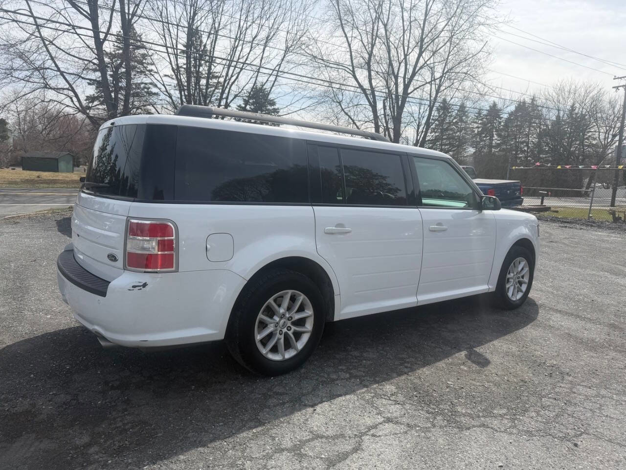 Used 2017 Ford Flex SE image 4