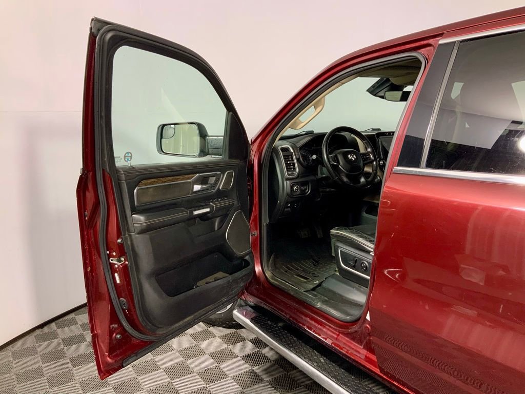 Used 2019 RAM 1500 Laramie AWD/4WD image 19