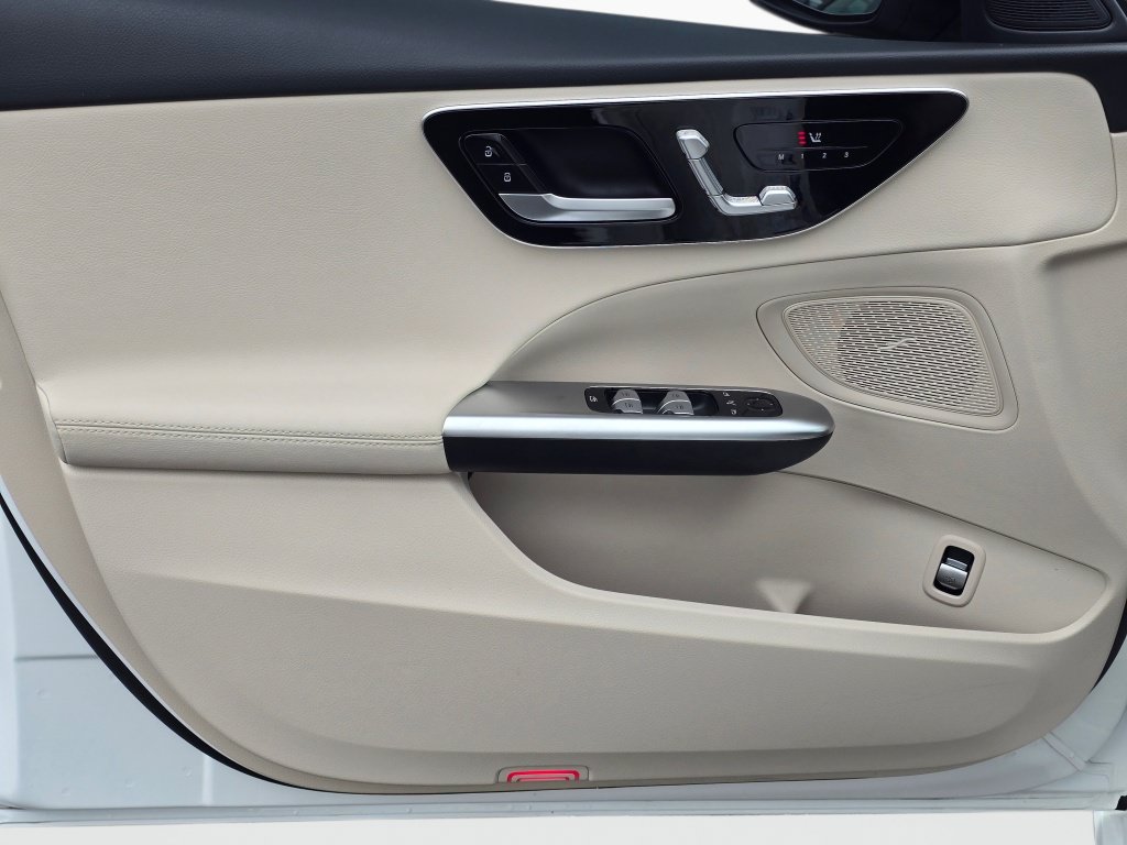 Used 2024 Mercedes-Benz C 300 4MATIC Sedan image 35