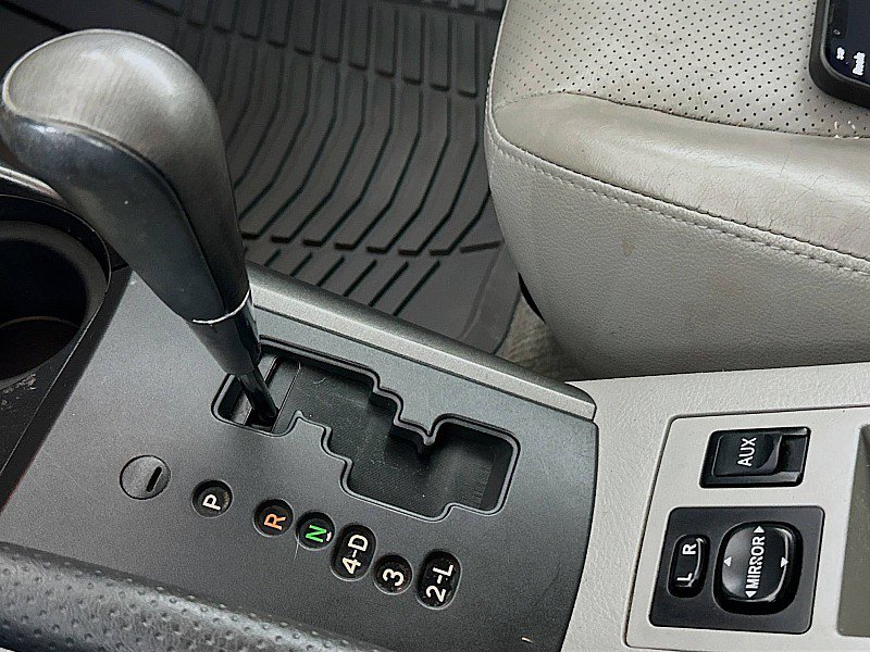 Used 2009 Toyota RAV4 Limited image 17