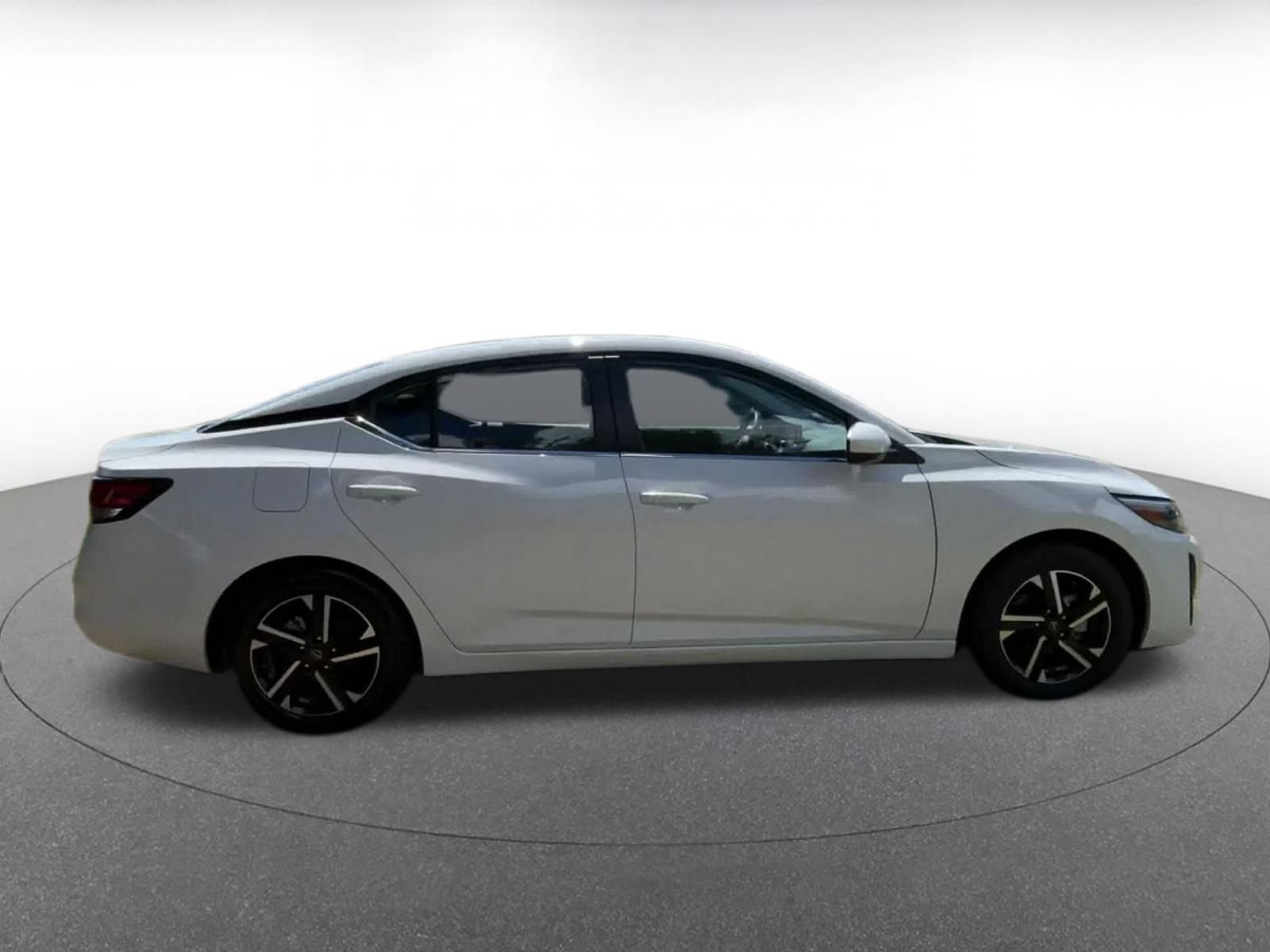 Used 2025 Nissan Sentra SV FWD image 13