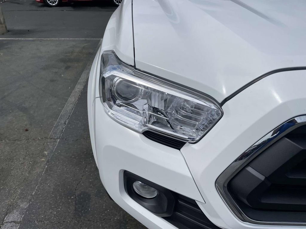 Used 2023 Toyota Tacoma SR5 w/ Technology Package image 16