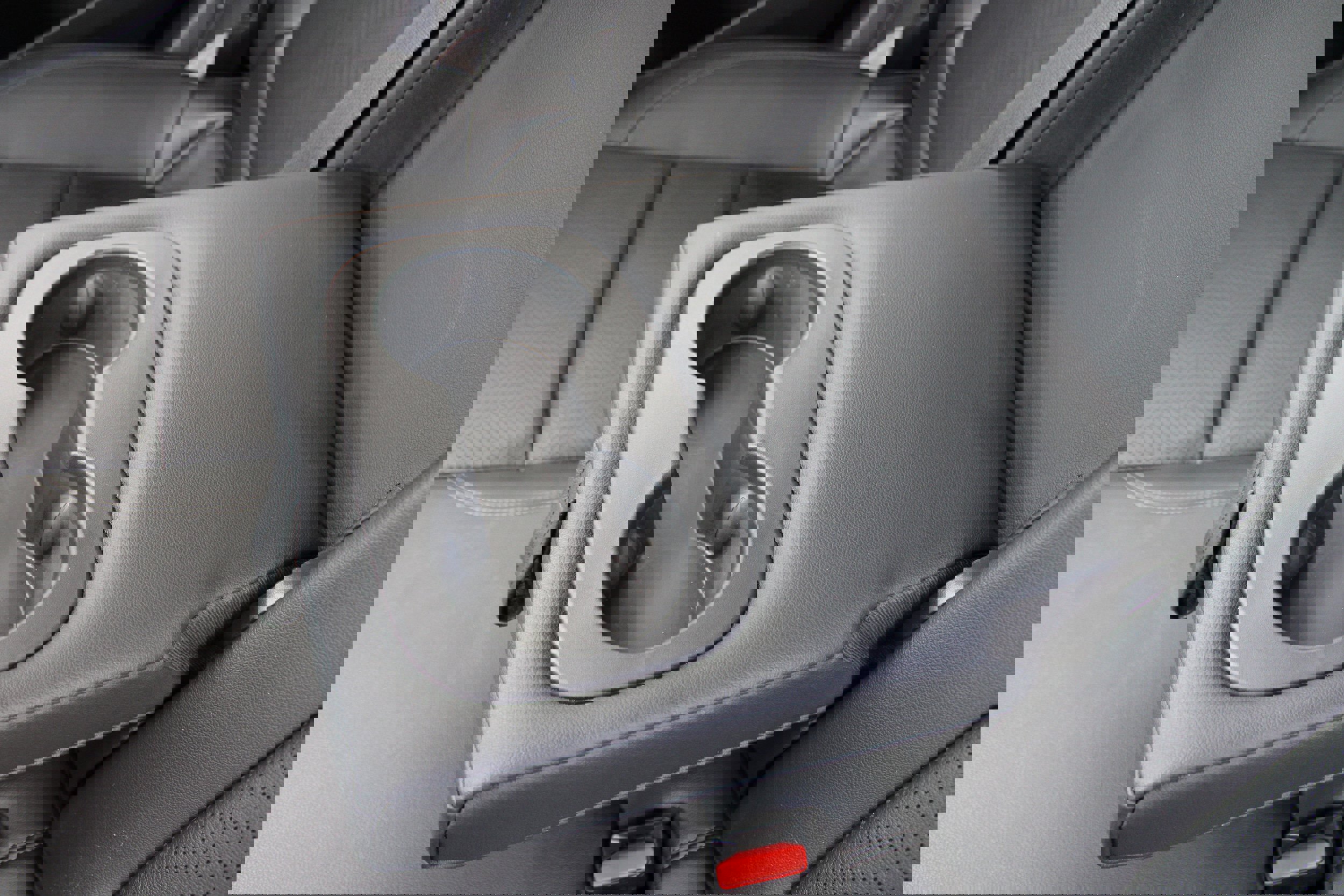 Used 2020 Buick Encore GX Essence w/ Experience Buick Package image 18