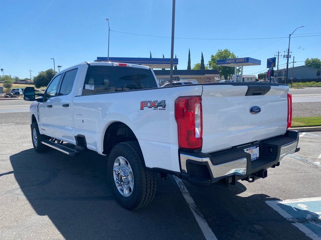 New 2025 Ford F350 XLT w/ FX4 Off-Road Package image 5