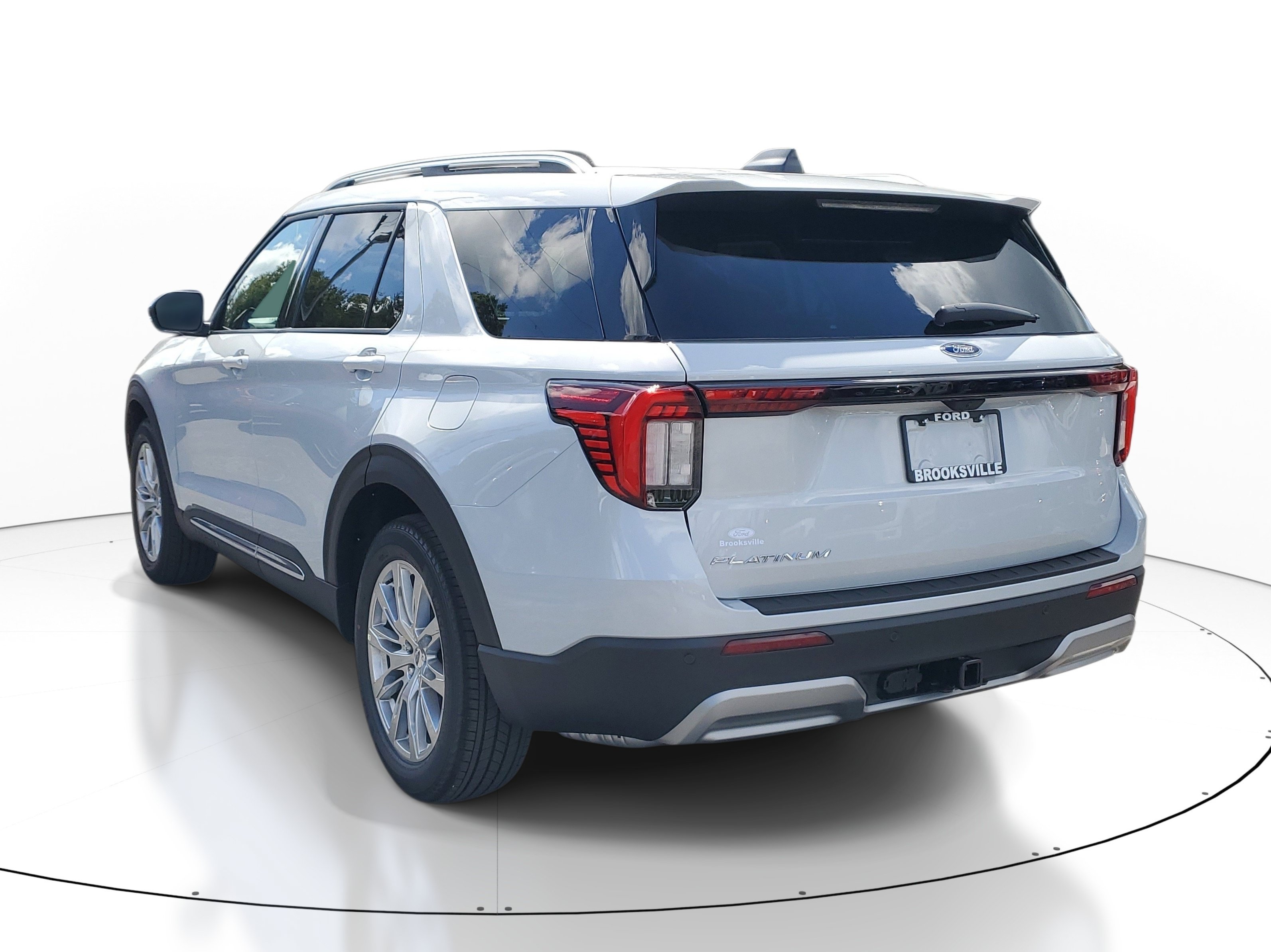 New 2026 Ford Explorer Platinum RWD image 4