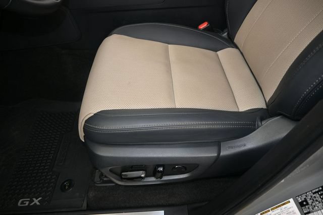 Used 2024 Lexus GX 550 AWD/4WD image 13