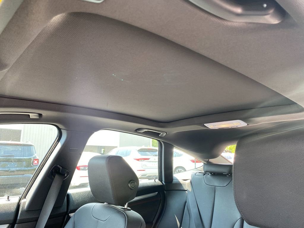 Used 2018 BMW 330i Gran Turismo xDrive image 24