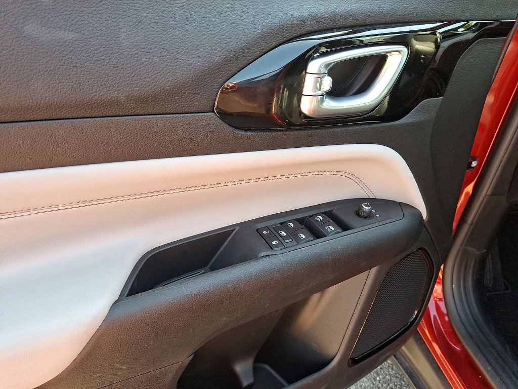 Used 2025 Jeep Compass Limited AWD/4WD image 10