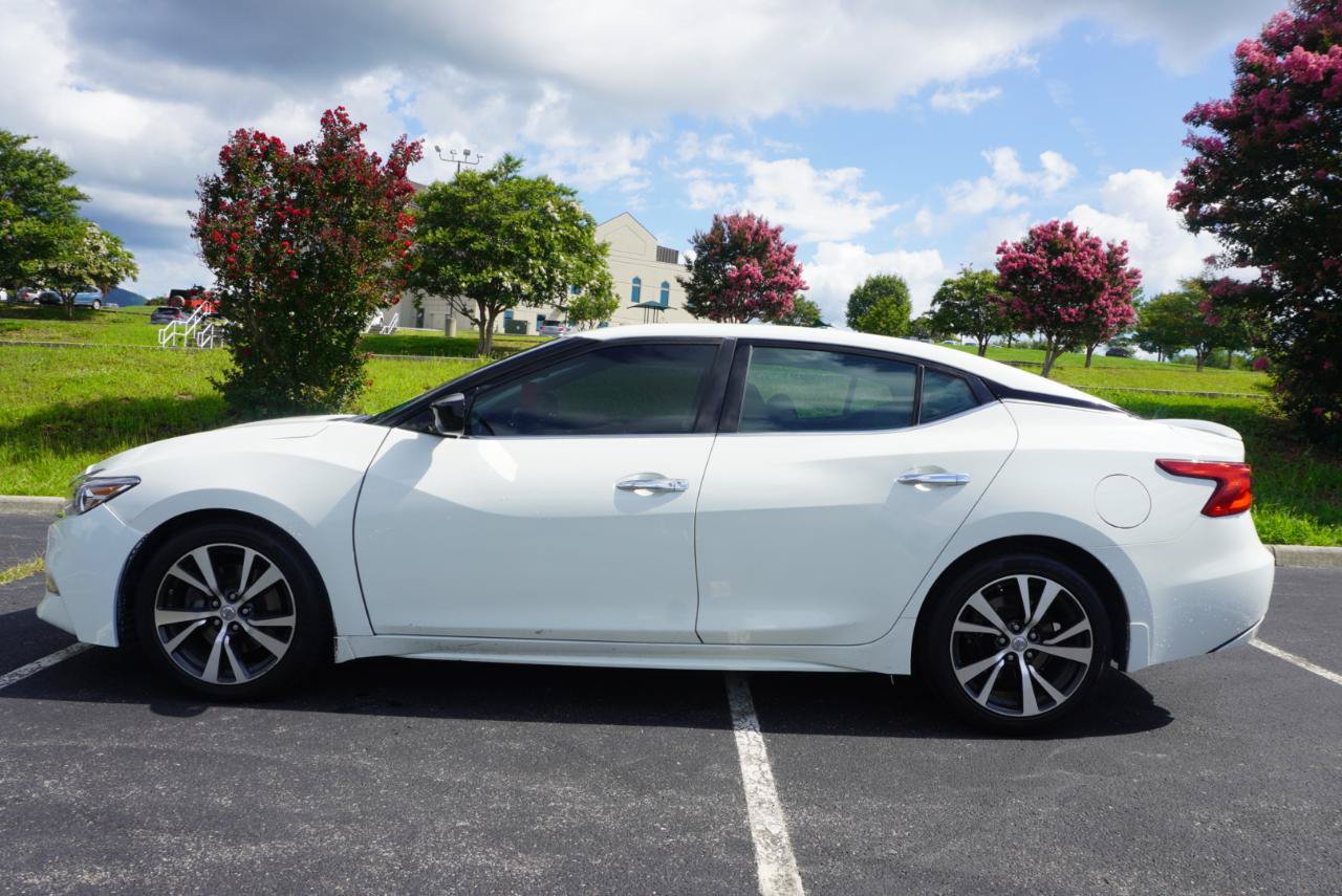 Used 2017 Nissan Maxima 3.5 S w/ Interior Lighting Package FWD image 4