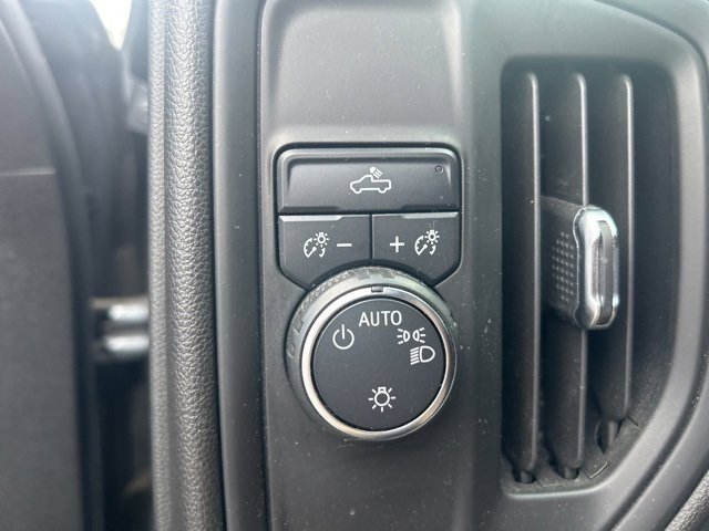 Used 2020 Chevrolet Silverado 1500 Custom w/ Custom Value Package image 13